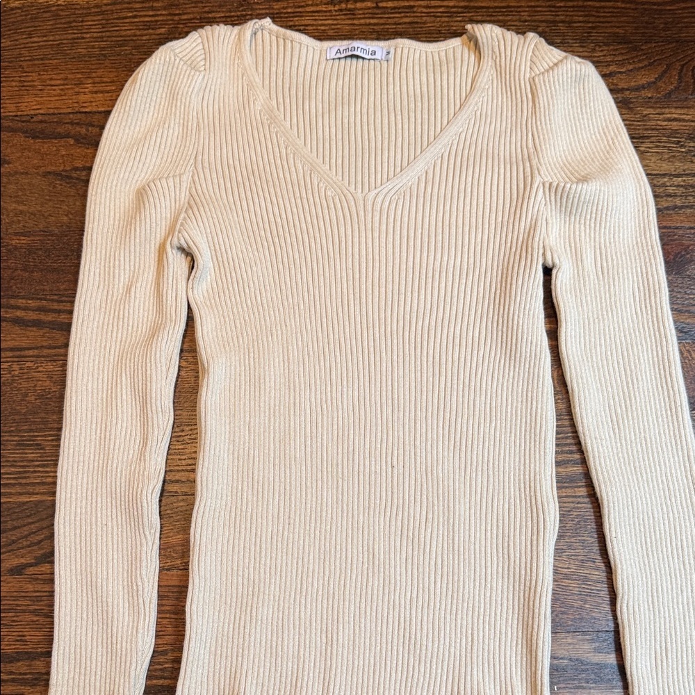 Cream Ribbed V-Neck Sweater women’s size medium